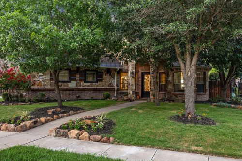 8012 Rushing Spring Dr, North Richland Hills, TX, 76182-8757 | Card Image
