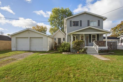 934 Cherry St, Monroe, MI, 48161-1139 | Card Image