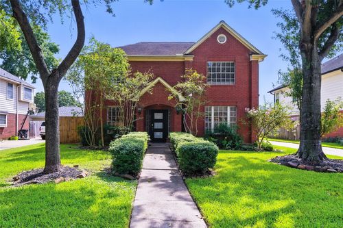 211 Aberdeen St, Stafford, TX, 77477-4611 | Card Image