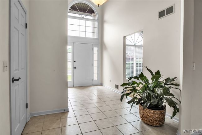 8476 Chadway Ct, House other with 2 bedrooms, 2 bathrooms and null parking in Buffalo NY | Image 6
