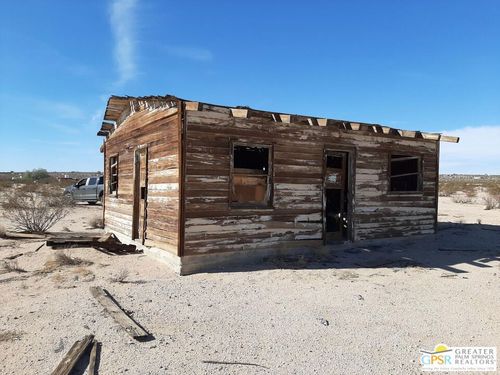 68724 Rainier Rd, 29 Palms, CA, 92277-5744 | Card Image