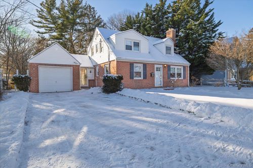 5 Prospect St, Glen Head, NY, 11545-1811 | Card Image