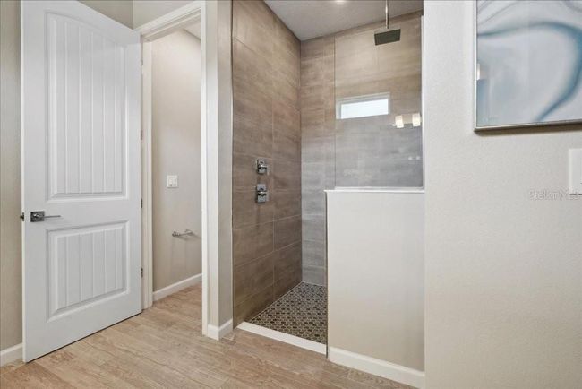 Master Bathroom | Image 6