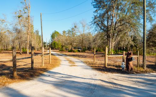1013 Se Red Cason Dr, Lulu, FL, 32061-7600 | Card Image