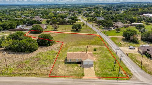 901 W Apache Trl, Granbury, TX, 76048-6384 | Card Image