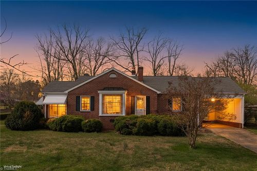 1311 Hawthorne Ave, Reidsville, NC, 27320-5904 | Card Image