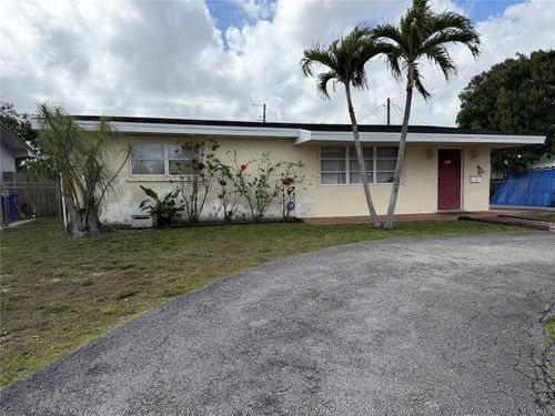 8870 Taft St, Pembroke Pines, FL, 33024-4755 | Card Image