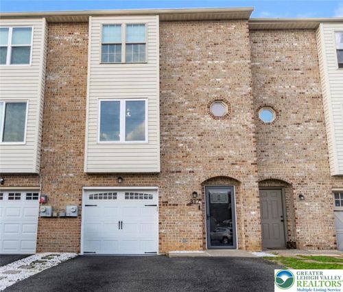 317 W 2nd St, ALBURTIS, PA, 18011-9316 | Card Image