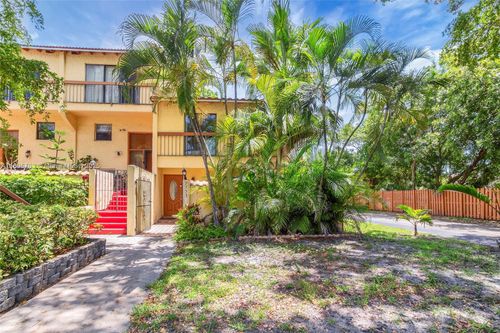 7753 Grande St, Sunrise, FL, 33351-6314 | Card Image