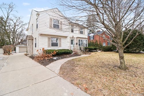 26079 York Rd, Huntington Woods, MI, 48070-1310 | Card Image