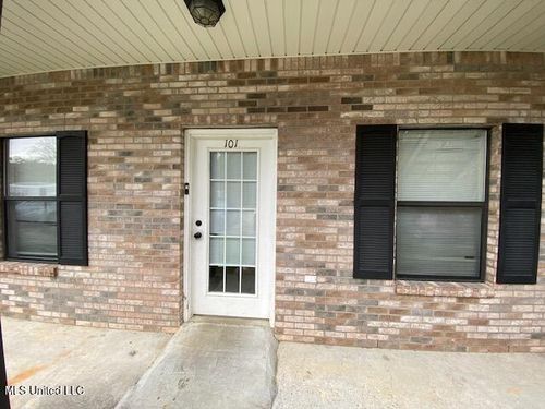 8121 Eldorado Ave, Biloxi, MS, 39532-9398 | Card Image