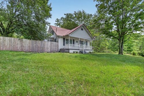 21111 Campground Rd, Bristol, VA, 24202-2333 | Card Image