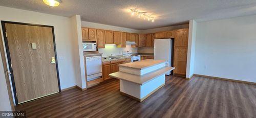 206-2155 6th Ln Se, Cambridge, MN, 55008-2528 | Card Image