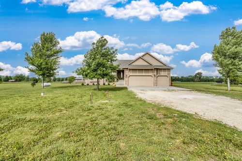 21175 Sw Meadowlark Rd, Douglass, KS, 67039-8243 | Card Image