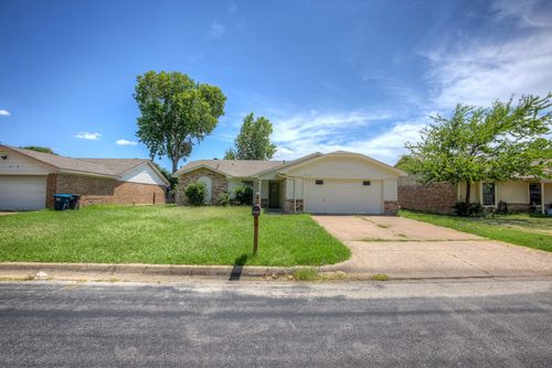 3732 Greenstone Dr, Fort Worth, TX, 76137-1633 | Card Image