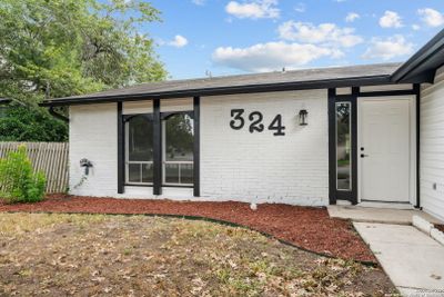 324 Wagon Xing, House other with 3 bedrooms, 2 bathrooms and null parking in Universal City TX | Image 3