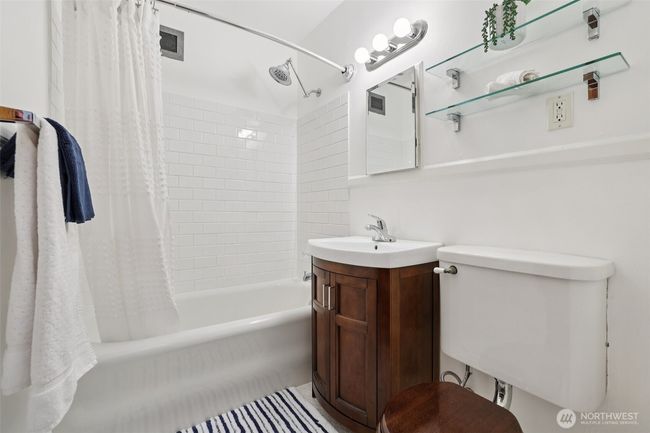 APT-206 - 408 Bellevue Ave E, Condo with 0 bedrooms, 1 bathrooms and null parking in Seattle WA | Image 19