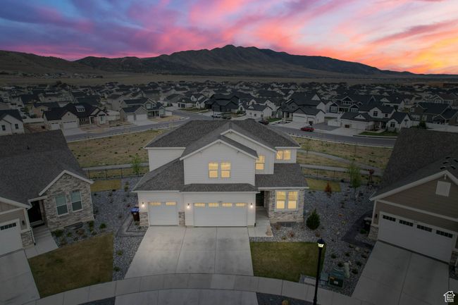 Aerial view at dusk of a residential view and a mountain view | Image 49