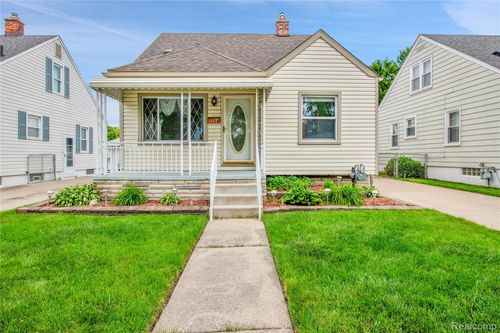 157 Cleveland St, Trenton, MI, 48183-1204 | Card Image