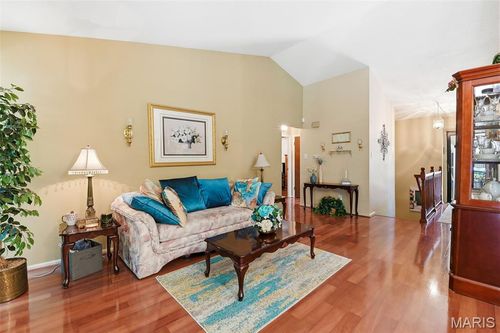 11010 Thousand Oaks Dr, Saint Louis, MO, 63136-5823 | Card Image