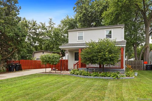 18411 Foch St, Livonia, MI, 48152-3812 | Card Image