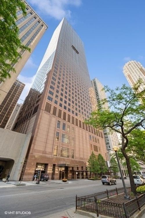 unit-27c-161 E Chicago Ave, Chicago, IL, 60611-6666 | Card Image