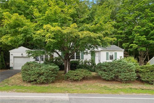 268 Old County Rd, Smithfield, RI, 02917-3301 | Card Image