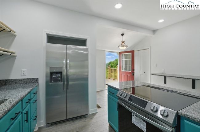 308 Hickory St, House other with 3 bedrooms, 3 bathrooms and null parking in Granite Falls NC | Image 14