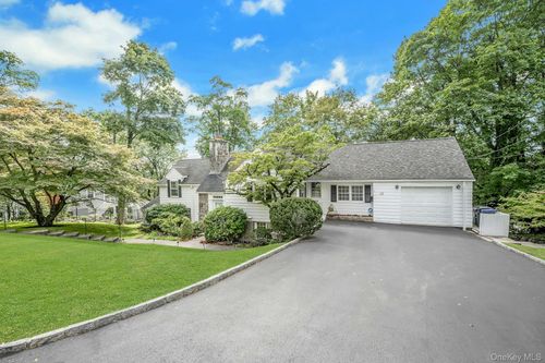 13 Barksdale Rd, White Plains, NY, 10607-1001 | Card Image
