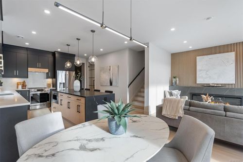 4-588 Whiteside St, Victoria, BC, V8Z1Y6 | Card Image