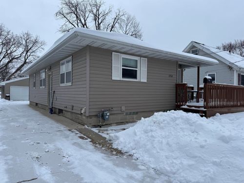 1714 Easton Ave, Waterloo, IA, 50702-2643 | Card Image