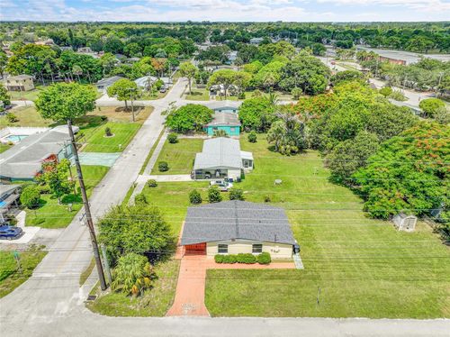 2102 Avenue P, Fort Pierce, FL, 34950-2069 | Card Image