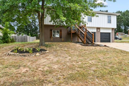 2013 E Jay St, Ozark, MO, 65721-7836 | Card Image