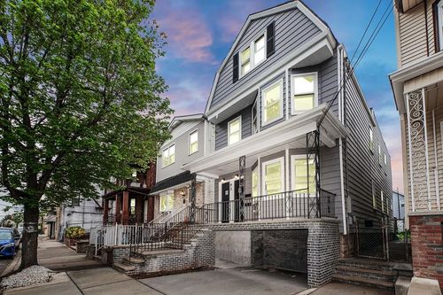 93 W 11th St, Bayonne, NJ, 07002-1361 | Card Image