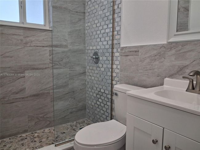 APT-3 - 2155 Sw 72 Nd Ave, Home with 2 bedrooms, 1 bathrooms and null parking in Miami FL | Image 8