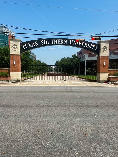 apt-3-4210 Ennis St, Houston, TX, 77004-4556 | Card Image