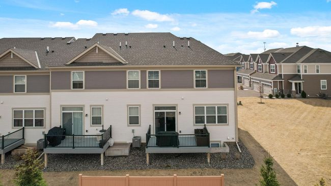 40_19000_72nd40_mls.jpg | Image 36