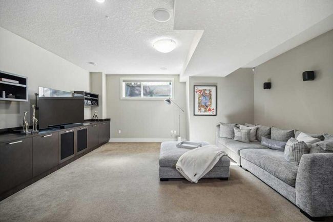 1721 44 Avenue Sw, Home with 4 bedrooms, 3 bathrooms and 2 parking in Calgary AB | Image 29