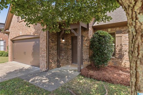 2304 Dunbar Cir, MOODY, AL, 35004-6143 | Card Image