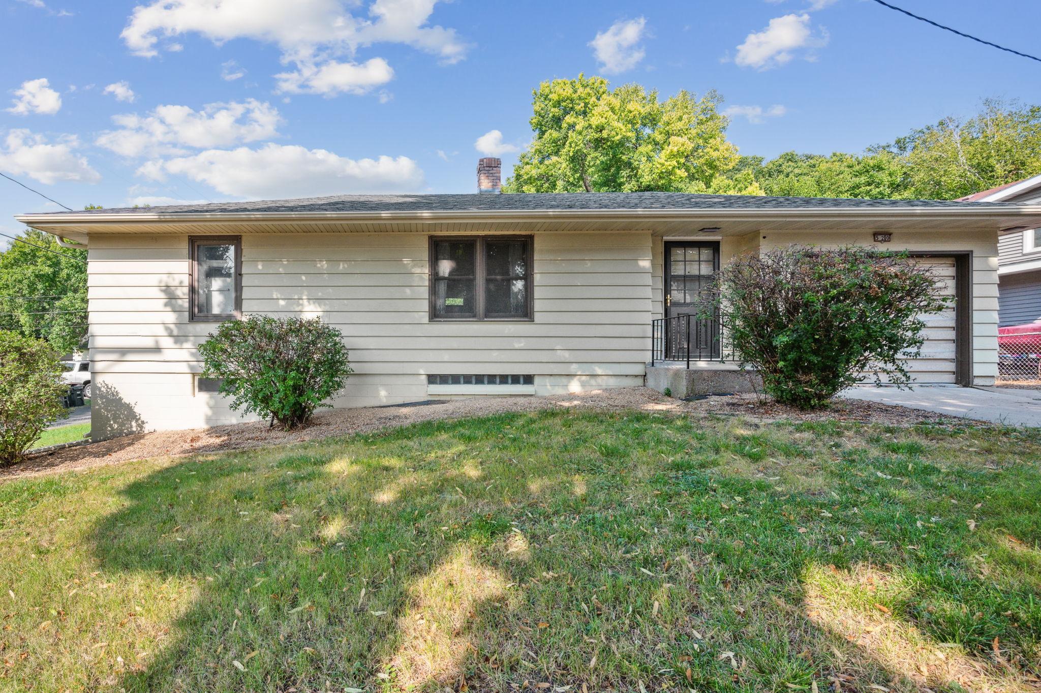 Elm St, Mankato, MN 56001