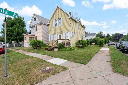 3201 Chestnut St, Duluth, MN, 55806-1304 | Card Image