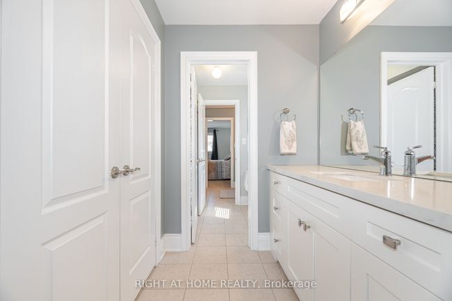 105 Royal Dr West, House other with 6 bedrooms, 5 bathrooms and 4 parking in Brampton ON | Image 29