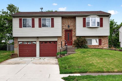 9946 Greenriver Dr, Cincinnati, OH, 45231 | Card Image