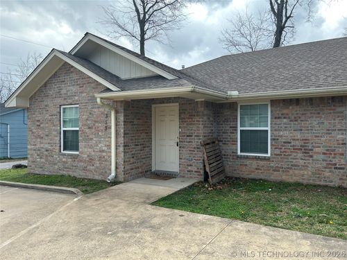 355 Spring St, Tahlequah, OK, 74464-2967 | Card Image
