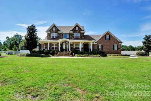 131 Benton Rd Se, Bolivia, NC, 28422-8774 | Card Image