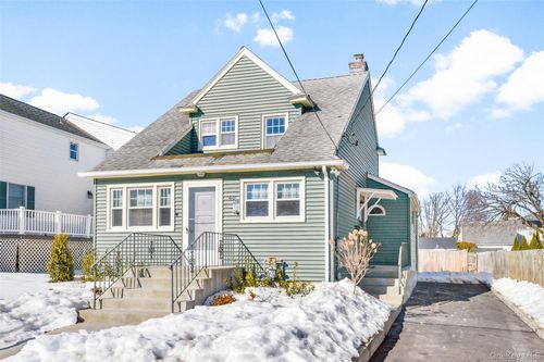 60 Holland St, Harrison, NY, 10528-3123 | Card Image