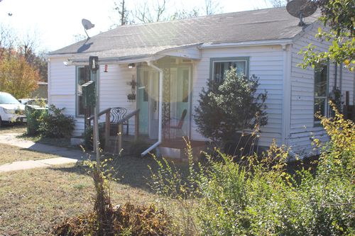 304 E Criddle St, Waxahachie, TX, 75165-2625 | Card Image