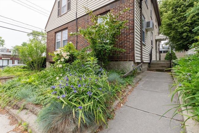 504 Mount Auburn St, House other with 3 bedrooms, 2 bathrooms and null parking in Watertown MA | Image 4