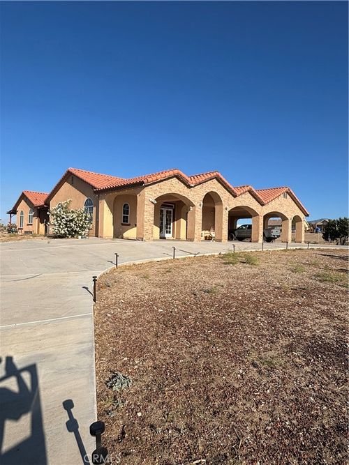11073 Redwood Rd, Pinon Hills, CA, 92372 | Card Image