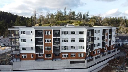 101-2000 W Park Lane, Victoria, BC, V9B3R7 | Card Image